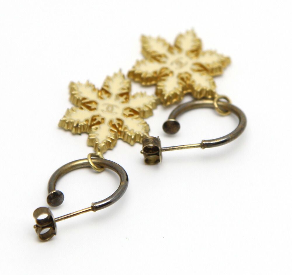 訳あり】CHANEL 雪の結晶 フープピアス 01A ヴィンテージ中古品