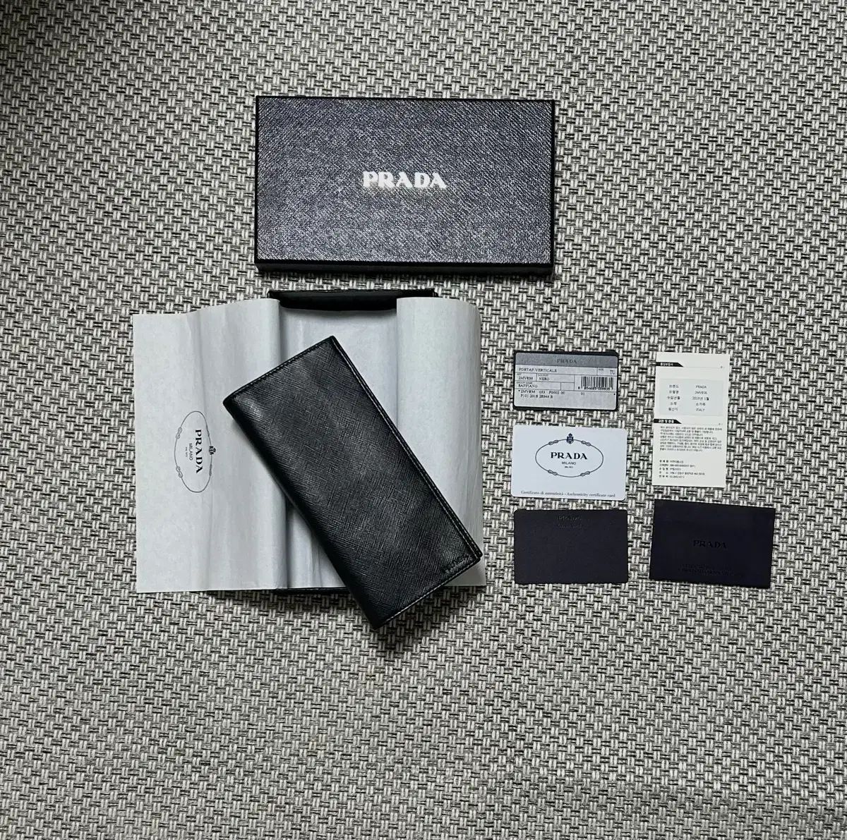 古着に関する本【まとめ売り】 フルセット 付属品 PRADA プラダ サフィアーノ ブラック 長財布