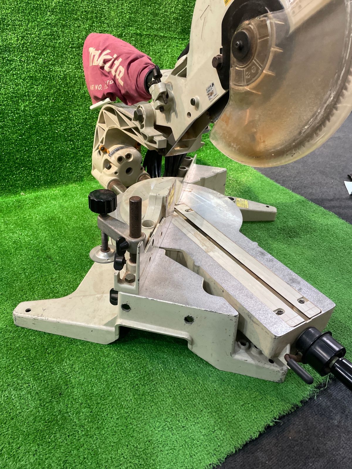 マキタ LS1014 260㎜スライドマルノコ ※現状品 使用感有 ロックピンを