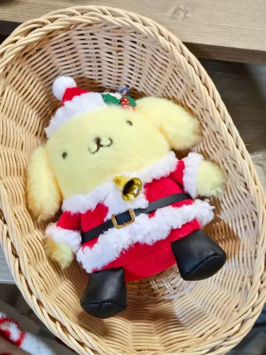 クリスマス サンタ ポムポムプリン マスコット キーホルダー - メルカリ