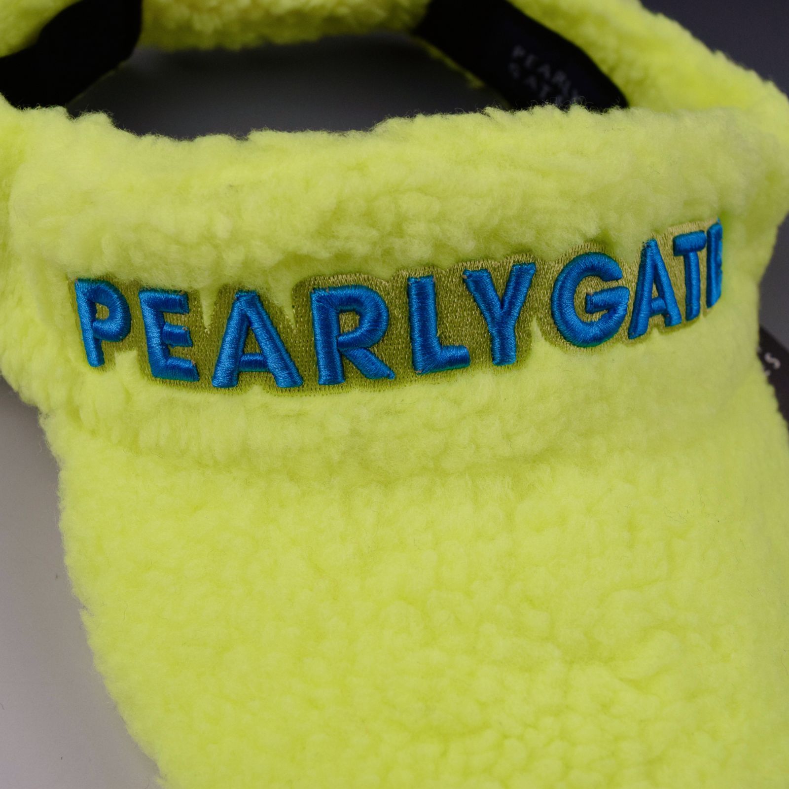 新品パーリーゲイツ ロゴ刺繍 ボア フリース サンバイザー イエロー