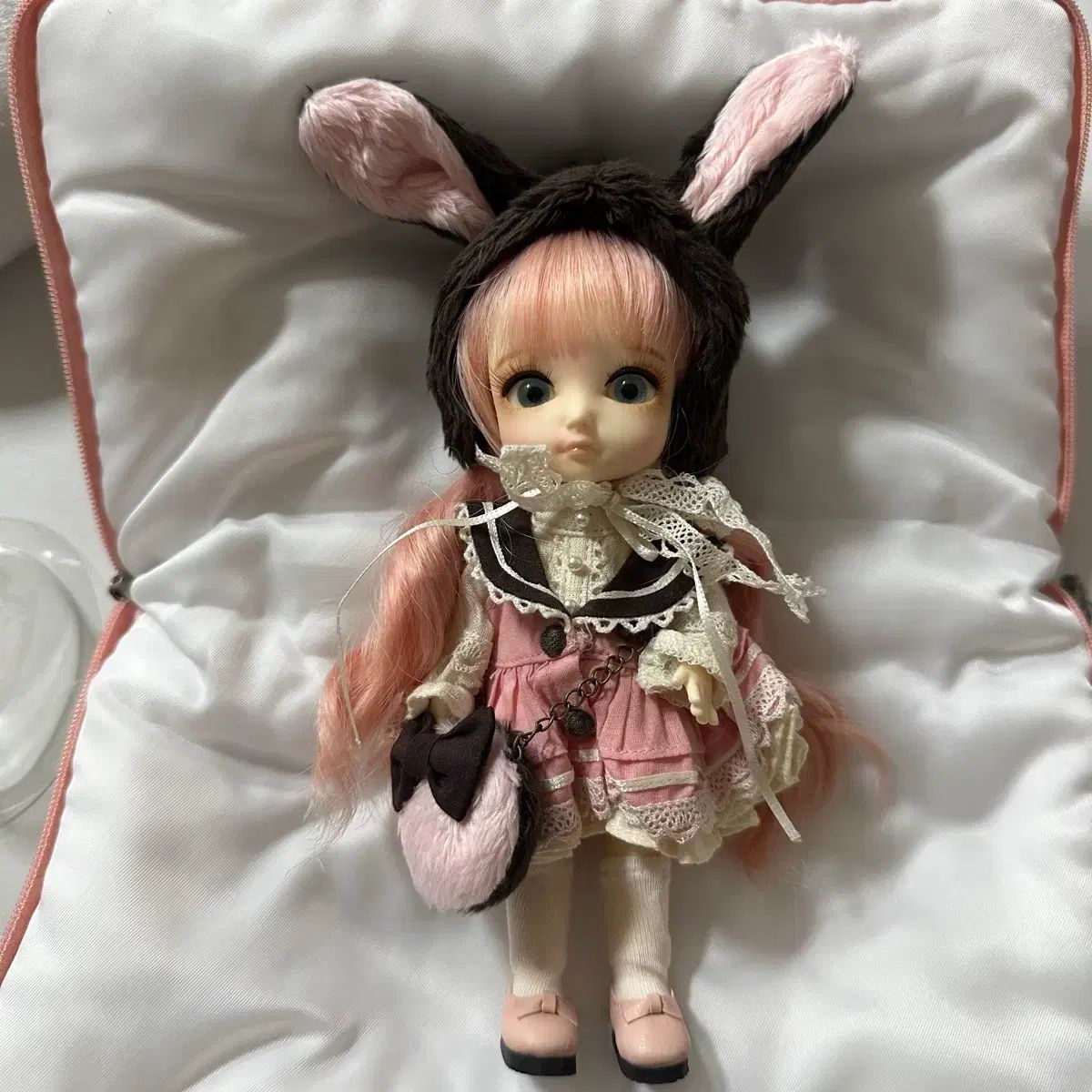 球体関節人形「リリー」 楽天市場】【最大3％OFF】 ドール リリー 洋服 メイク済 ウィッグ