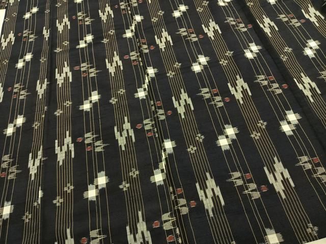 平和屋着物●上質な紬  　琉球絣文様　正絹　逸品　未使用　AABB7277ph 平和屋着物▽上質な紬 単衣 琉球絣 正絹 逸品 AABE5720fy - メルカリ