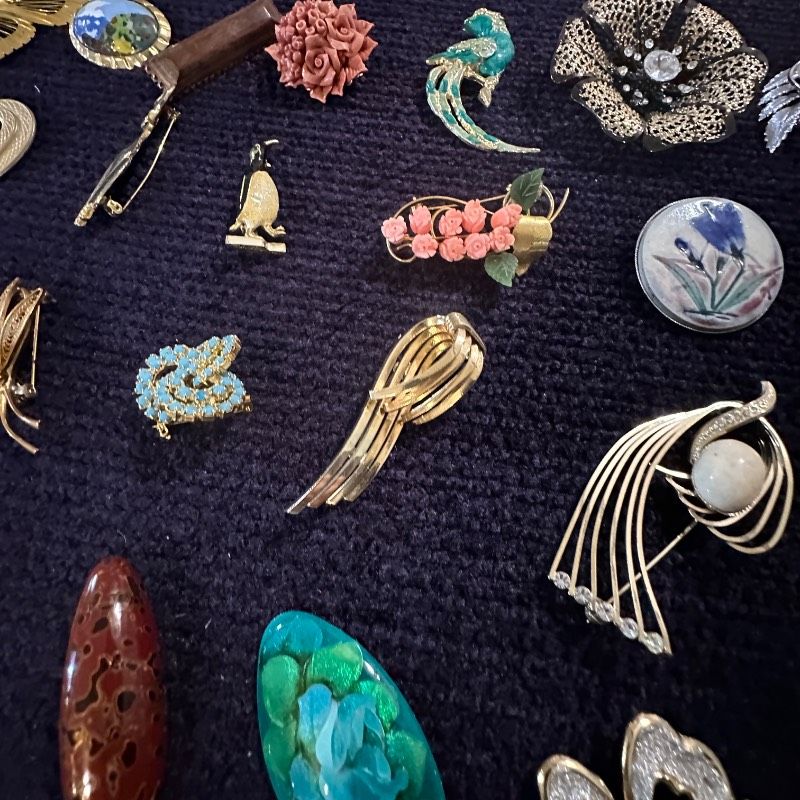 vintage】ブローチ ヴィンテージ まとめ売り 大量 100点 - メルカリ