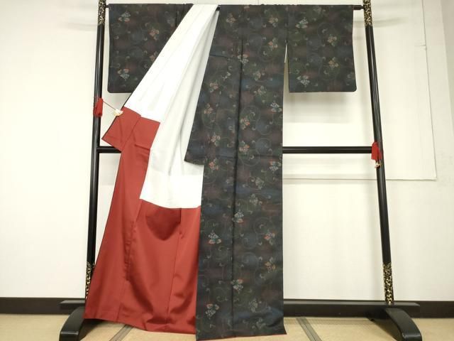 平和屋着物●本場大島紬　カタス7マルキ　花唐草文　正絹　逸品　未使用　AAAZ7557zg 平和屋着物○本場大島紬 カタス7マルキ 総絣 葡萄唐草文 正絹 逸品