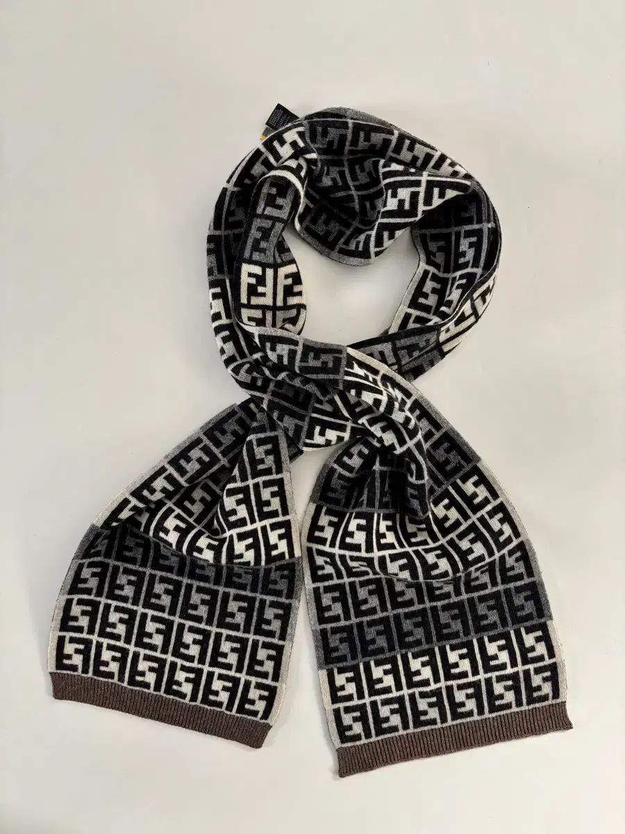 Fendi フェンディ FF ロゴ ズッカ パータン ウール カシミア マフラー