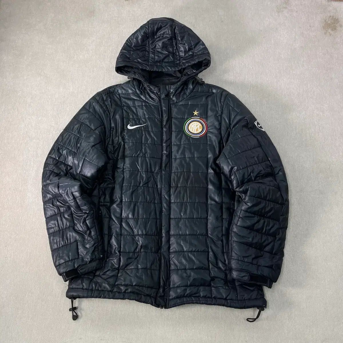 100 NIKE インテルミラン 軽量 ダウン - メルカリ