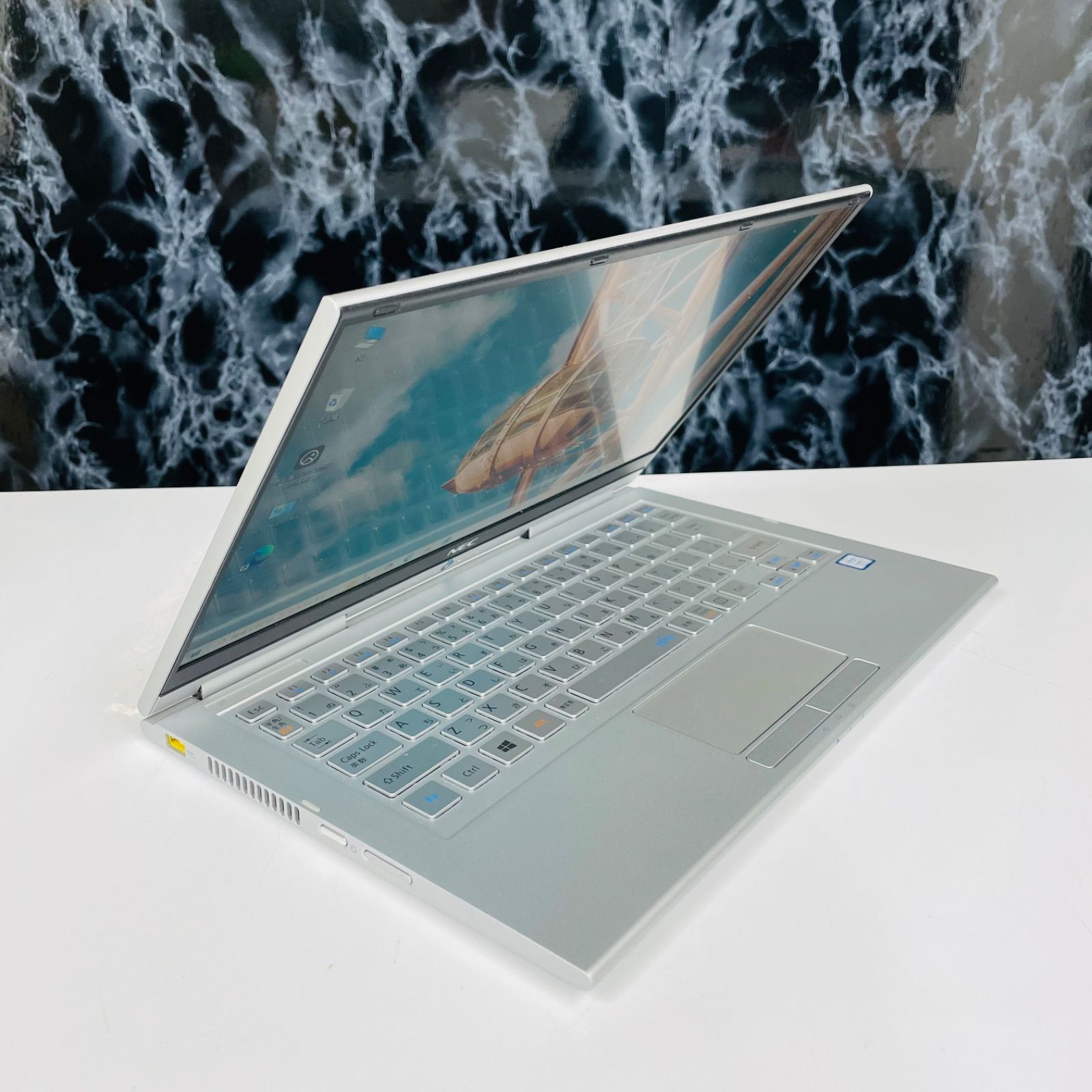 NEC LAVIE HZ750/G FullHD タッチパネル core i7-7500U◇8GB◇SSD256GB