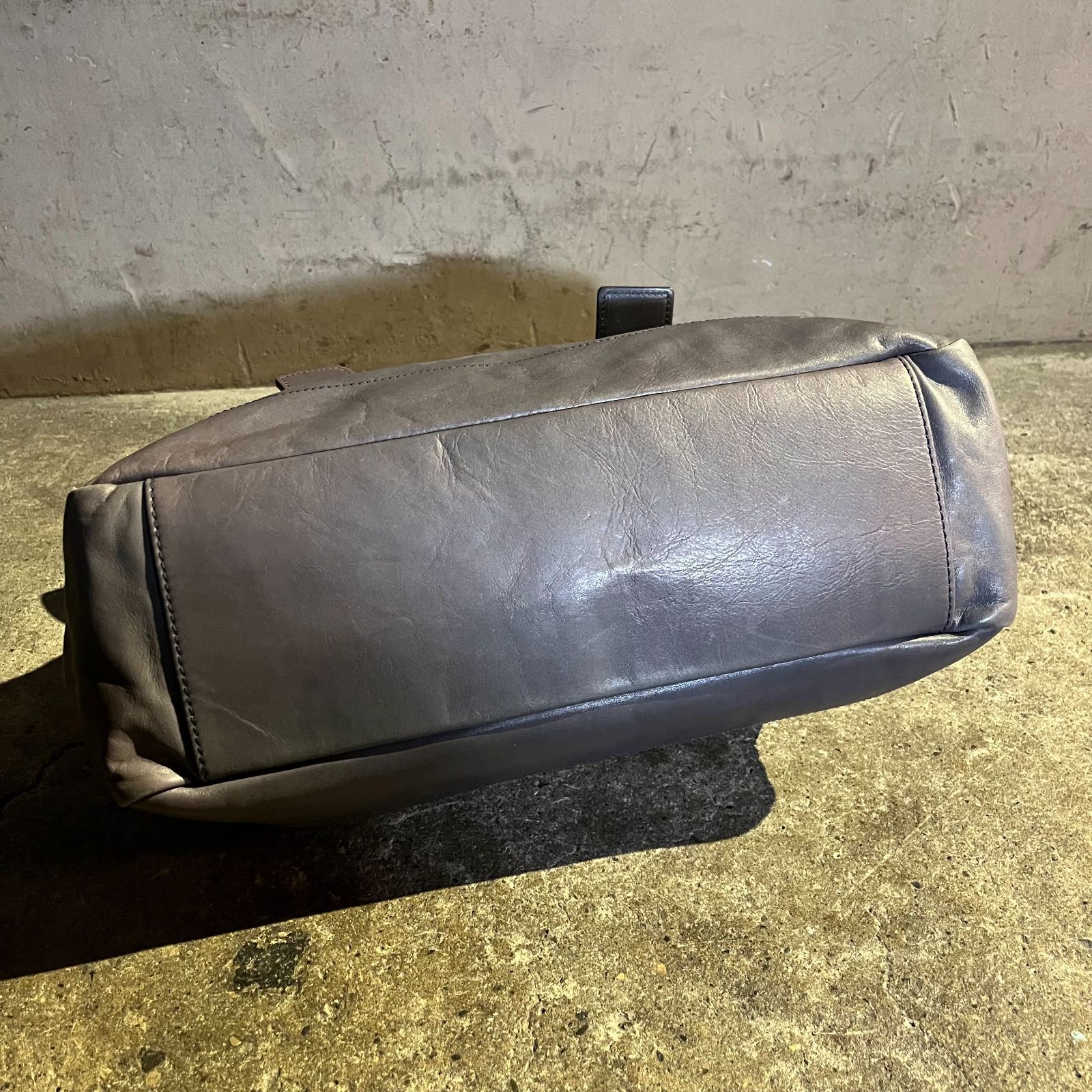 Vivienne Westwood アコードハンドバッグ オーブ型押し レザー グレー