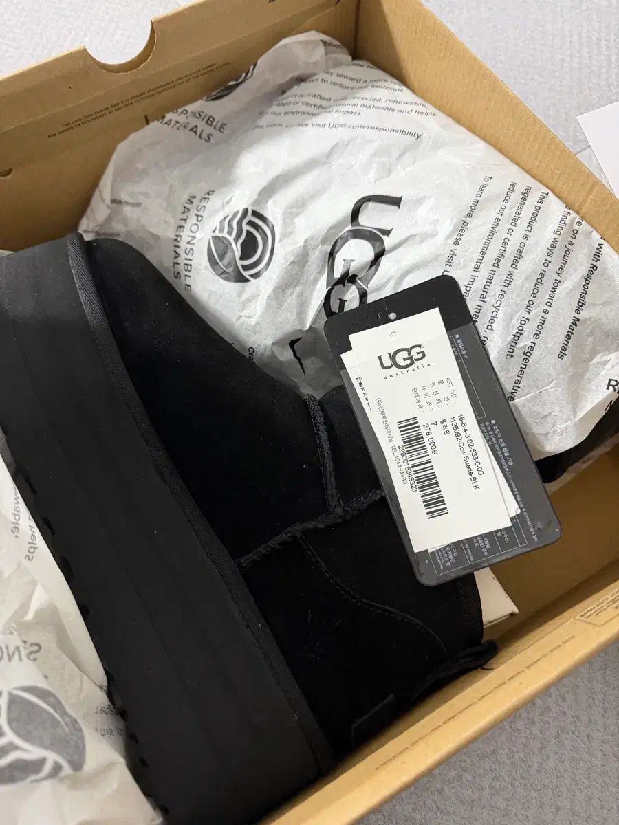 UGG アグ ウルトラ ミニ フラットフォーム ブラック USA