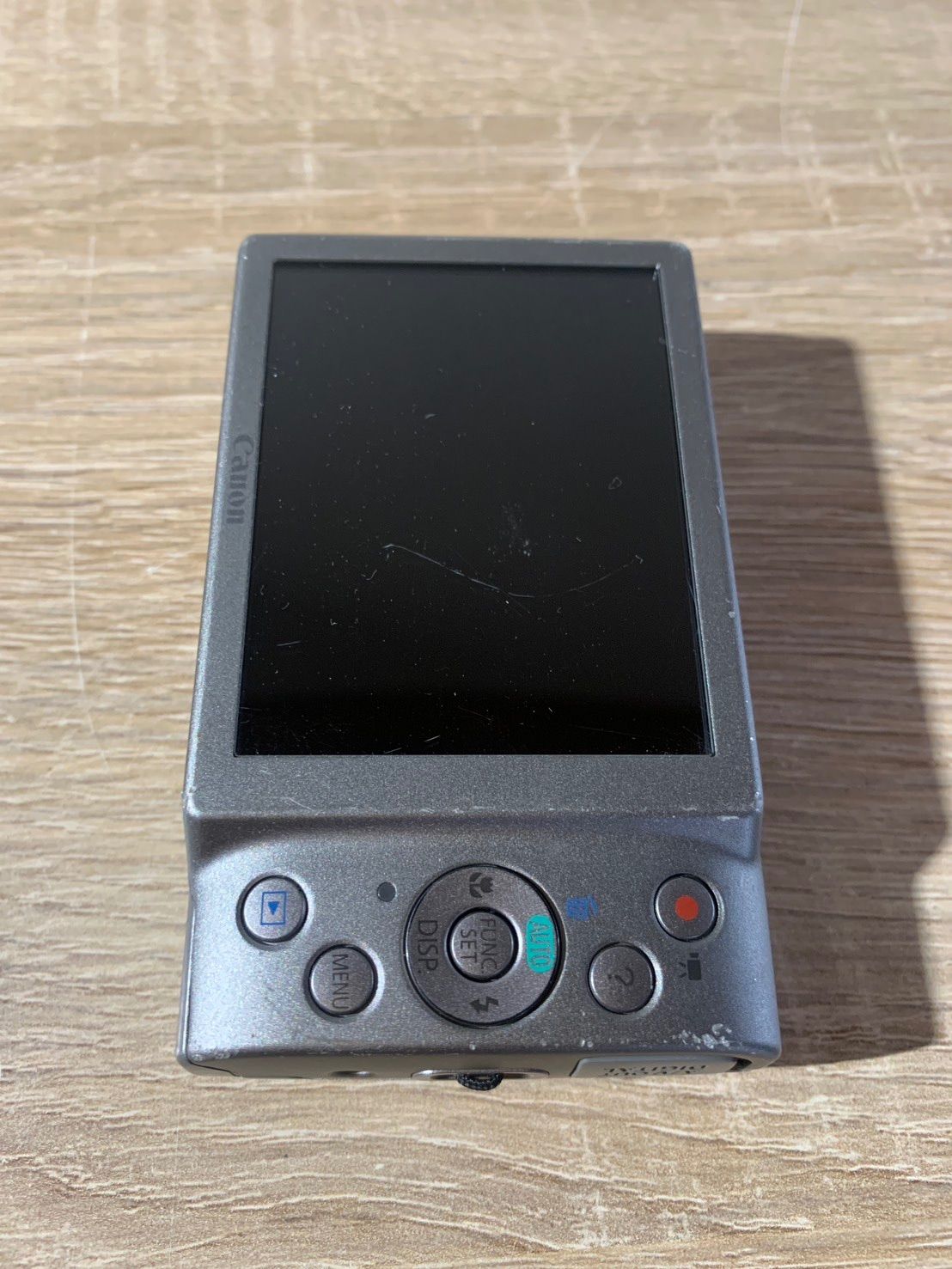 シルバー デジカメ