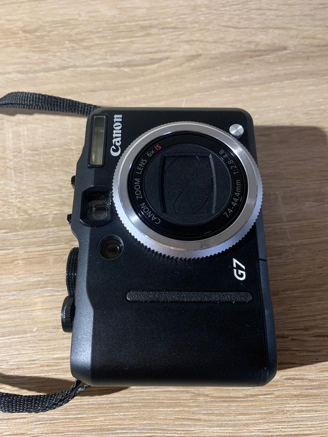 ブラック デジカメ