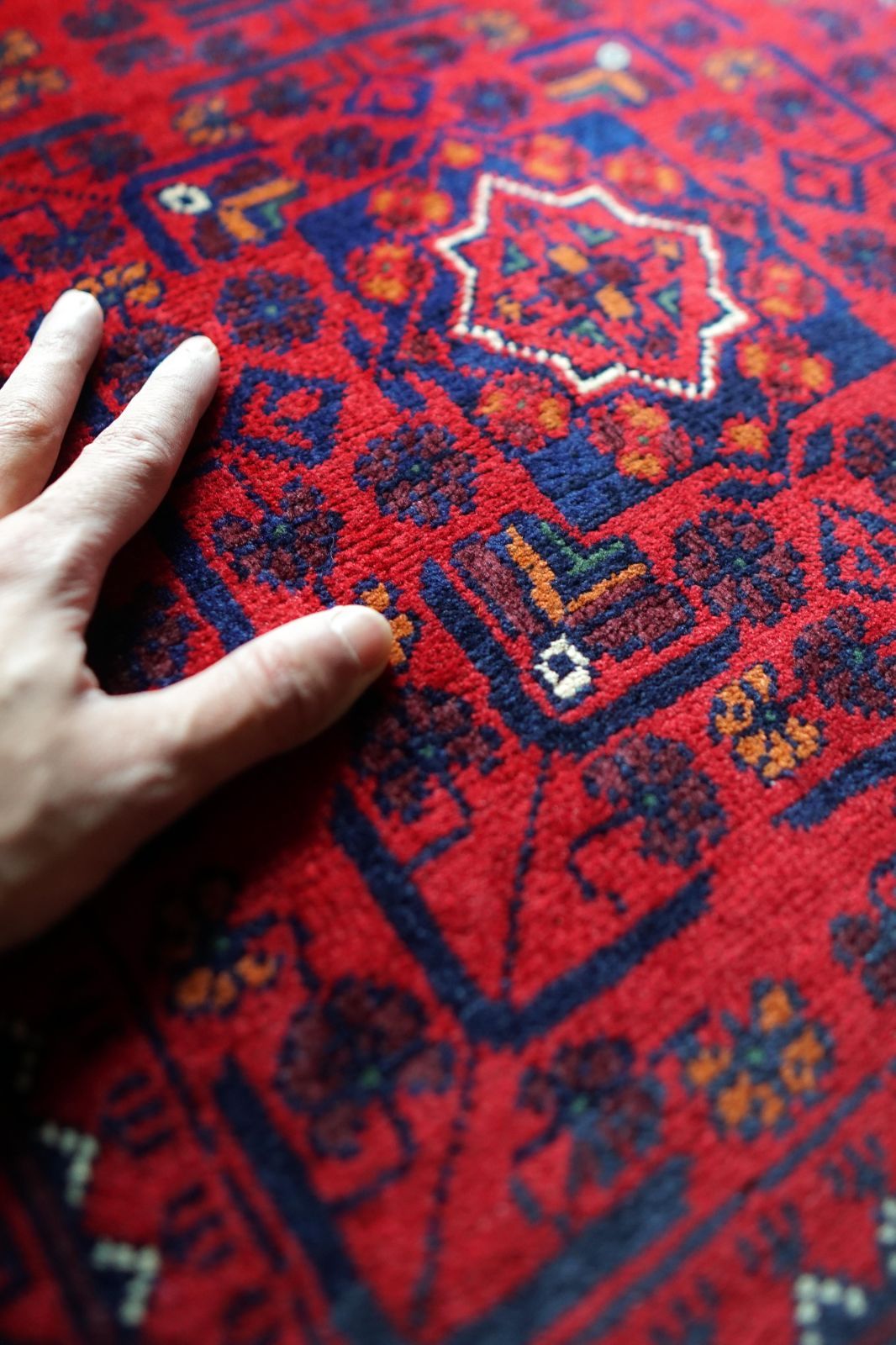 135×81cm アフガニスタン手織り絨毯 カールモハメディ ペルシャ絨毯