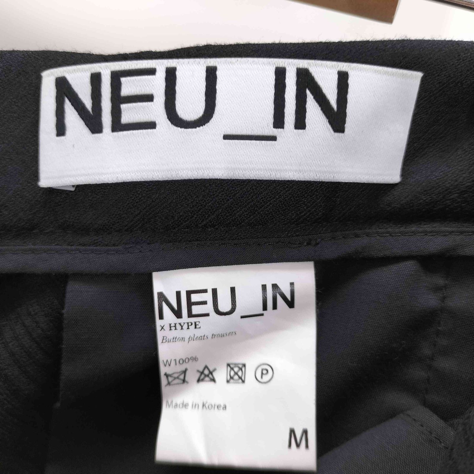 USED古着(ユーズドフルギ) NEU_IN X HYPE Button pleats trousers メンズ JPN：M 【中古】【ブランド古着バズストア】 ユーズドフルギ USED古着 NEU_IN X HYPE Button pleats trousers