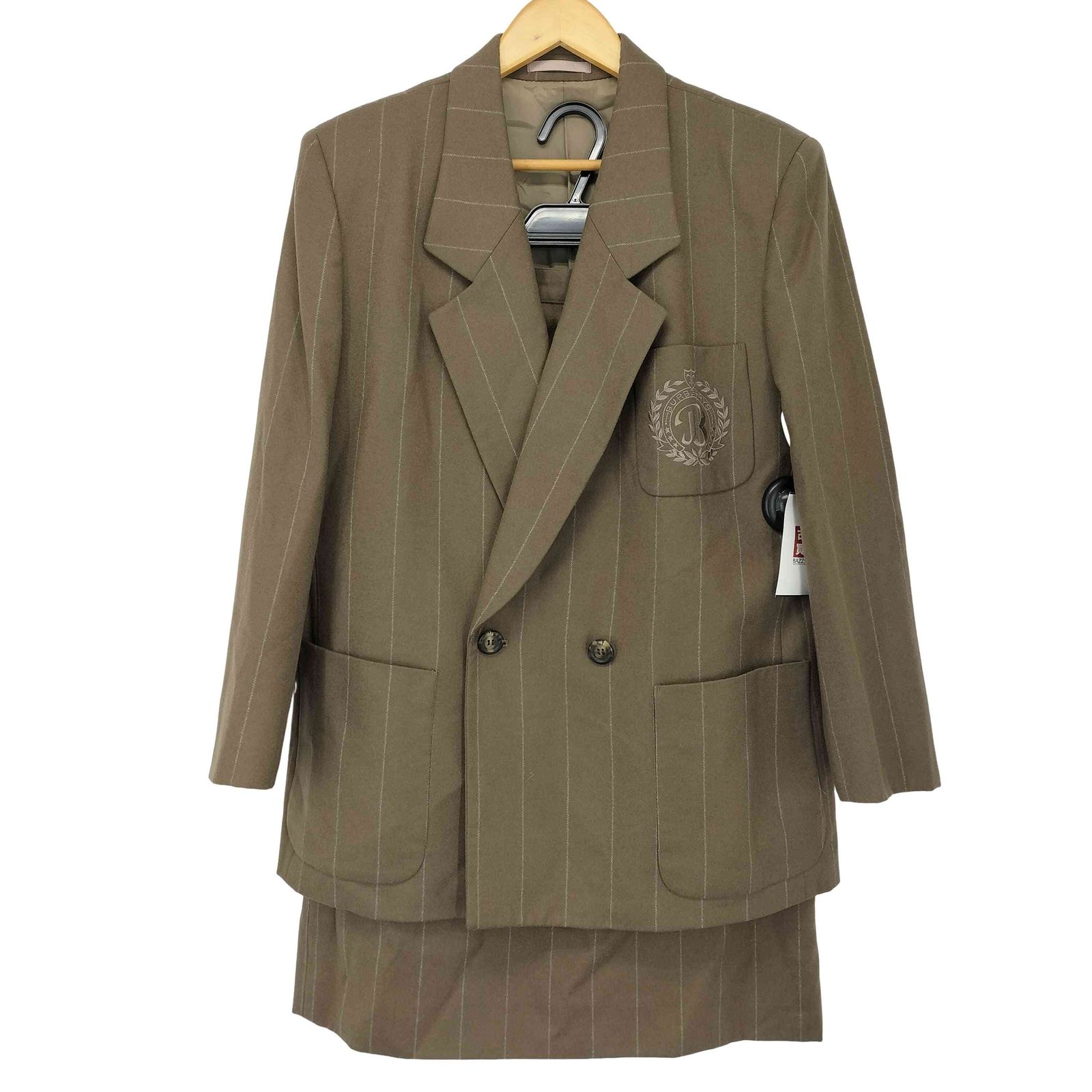 BURBERRYS(バーバリーズ) ストライプ柄 ワンポイント刺繍 ダブルブレスト テーラードジャケット タイトスカート セットアップ レディース  15BR【中古】【ブランド古着バズストア】 バーバリーズ BURBERRYS ストライプ柄 ワンポイント刺繍 ダブル