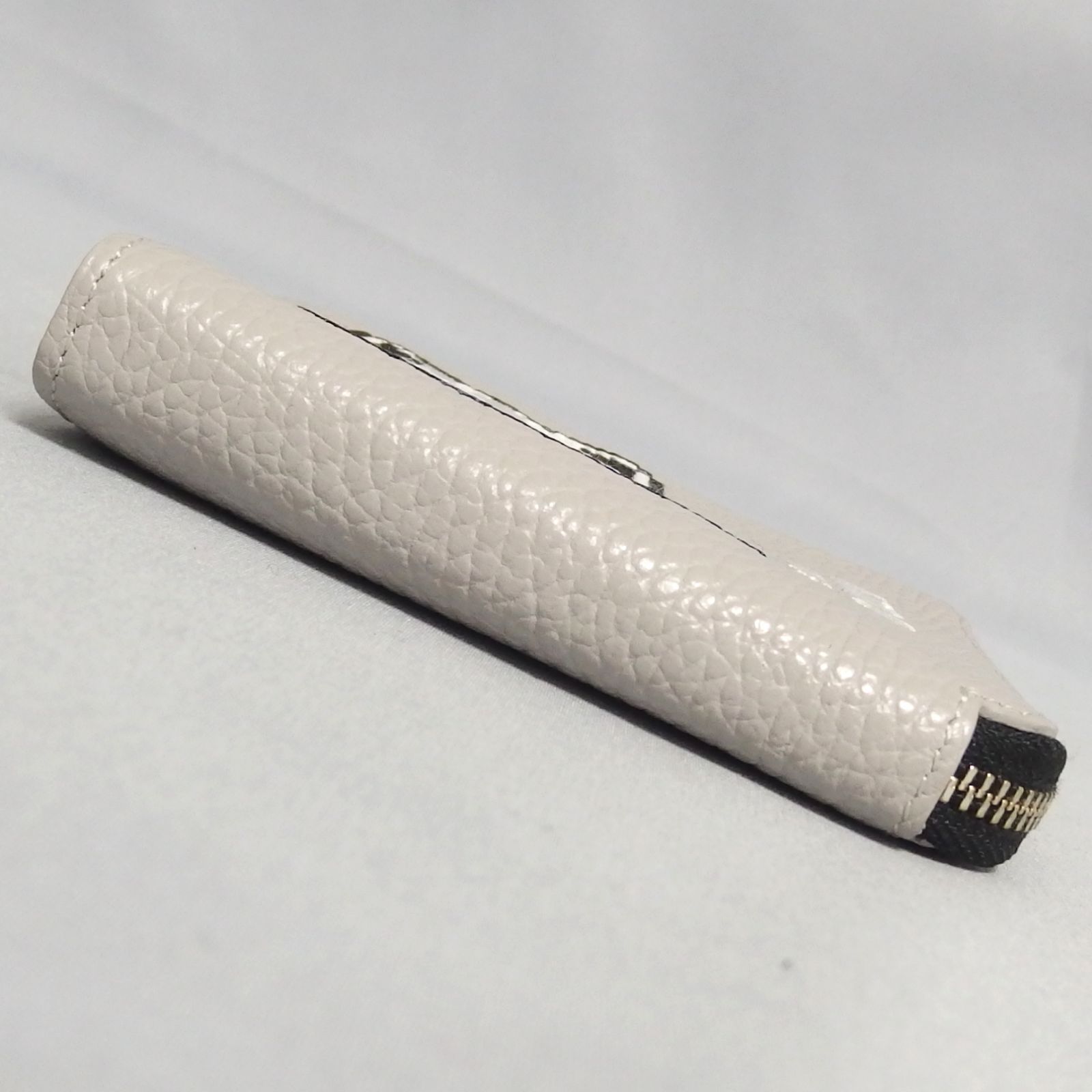 【美品】　アタオ　ZOO チェス　白狐　財布　2024限定　ホリデーコレクション 美品】 アタオ ZOO チェス 白狐 財布 2024限定 ホリデーコレクション