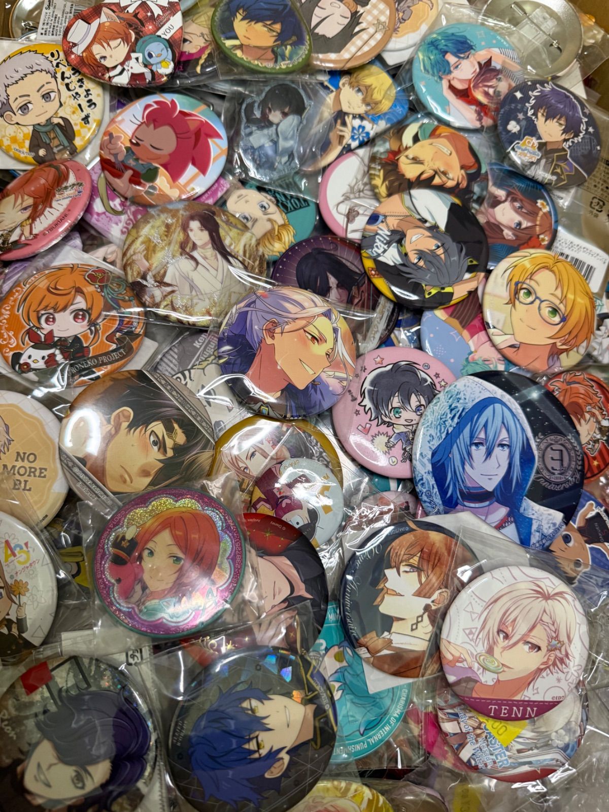 大特価！ バッジ類 缶バッジ アクリルバッジ ピンズ ピンバッジ等 1200