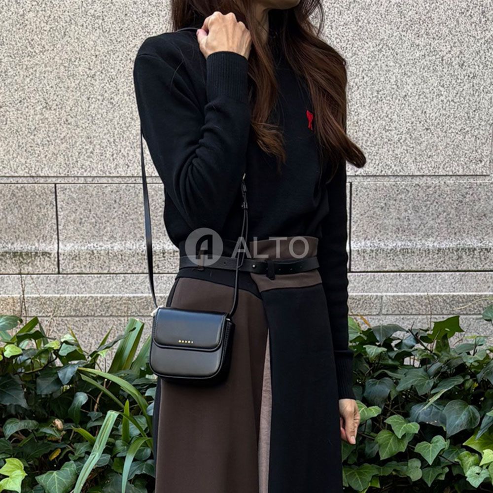 再出品【新品♪】MARNIマルニキッズ　ボディバック　黒色　大人もok マルニ MARNI KIDS キッズ ボディバッグ ブラック – WORLDCLUB1989