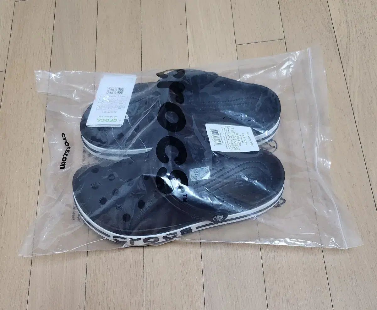 クロックス 新品 270 Crocs クロックス バヤバンド クロッグ 出品 - メルカリ