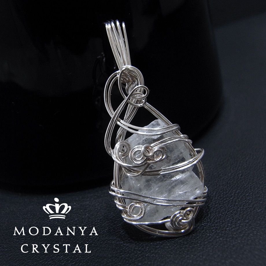 ペタライトワイヤーペンダントトップ1512（天然石） - メルカリ