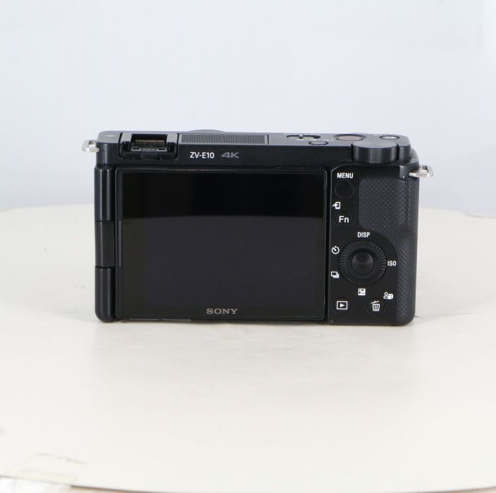 Sony ZV-E10 中古 VLOGCAM ZV-E10 ボディ [ホワイト] 中古価格比較 - 価格.com