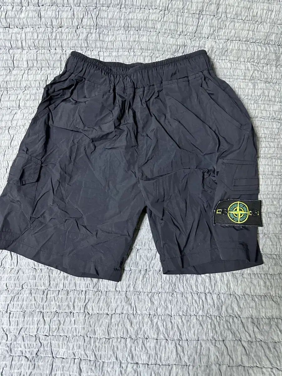 ストーンアイランド ブラック ハーフパンツ - メルカリ