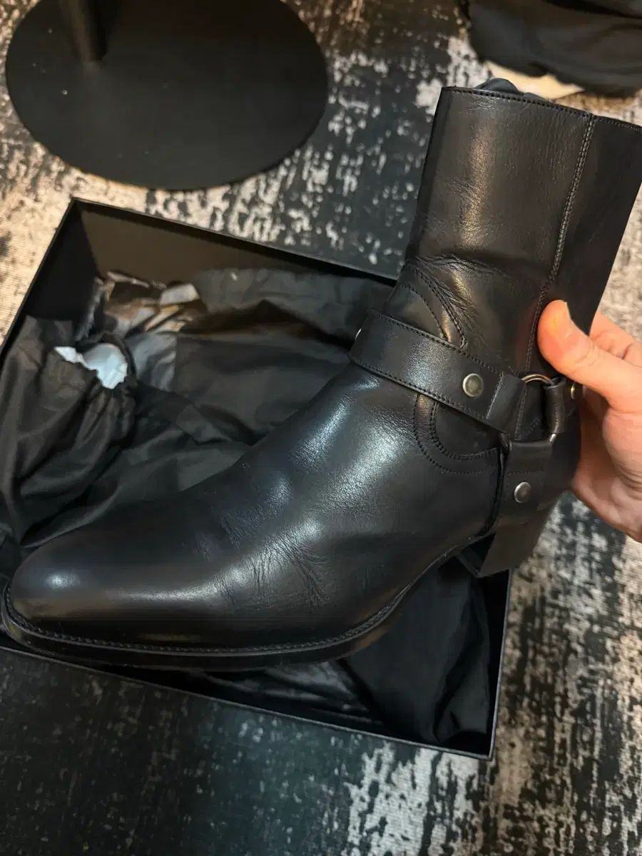 42 サンローラン ライダースジャケット ハーネス ブーツ