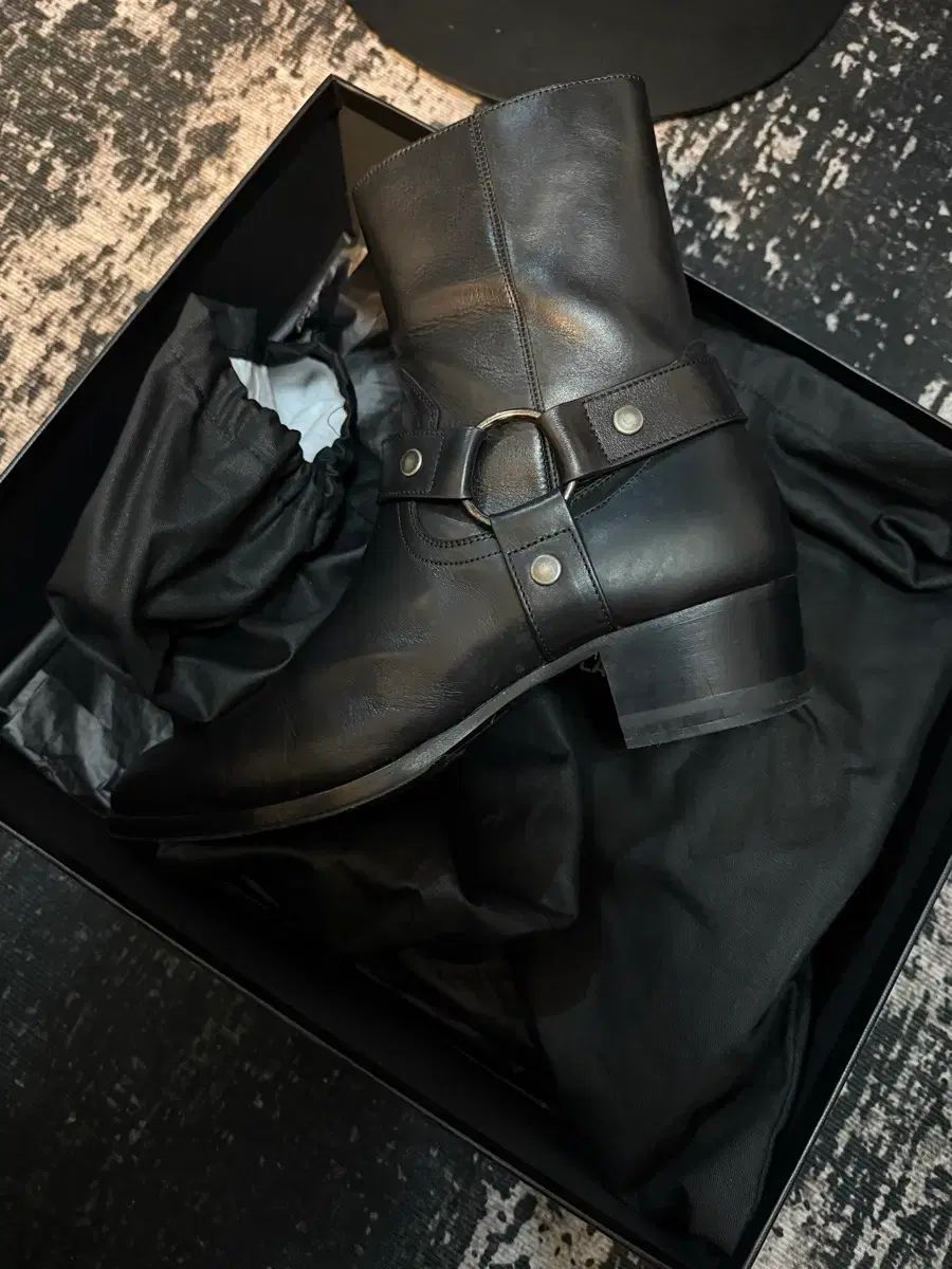 42 サンローラン ライダースジャケット ハーネス ブーツ