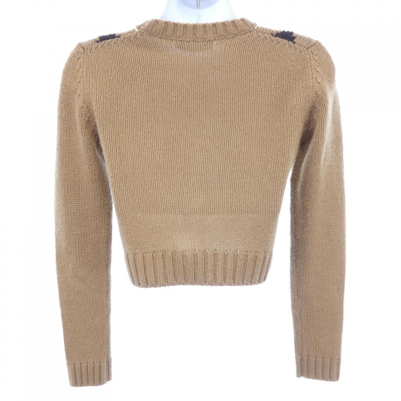 未使用品　PRADA ベージュ ニットセーター　サイズ40 楽天市場】【プラダ】Prada 23AW フロントロゴ刺繍 クルーネック