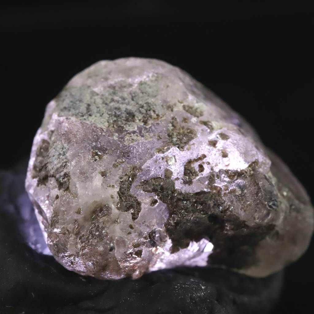 ロシア産 フェナカイト 27mm原石 鑑別書付 9.80g 【榎本通商35713