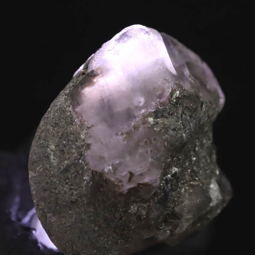 訳あり フェナカイト ロシア産 フェナカイト 28mm原石 鑑別書付 13.24g 【榎本通商50228