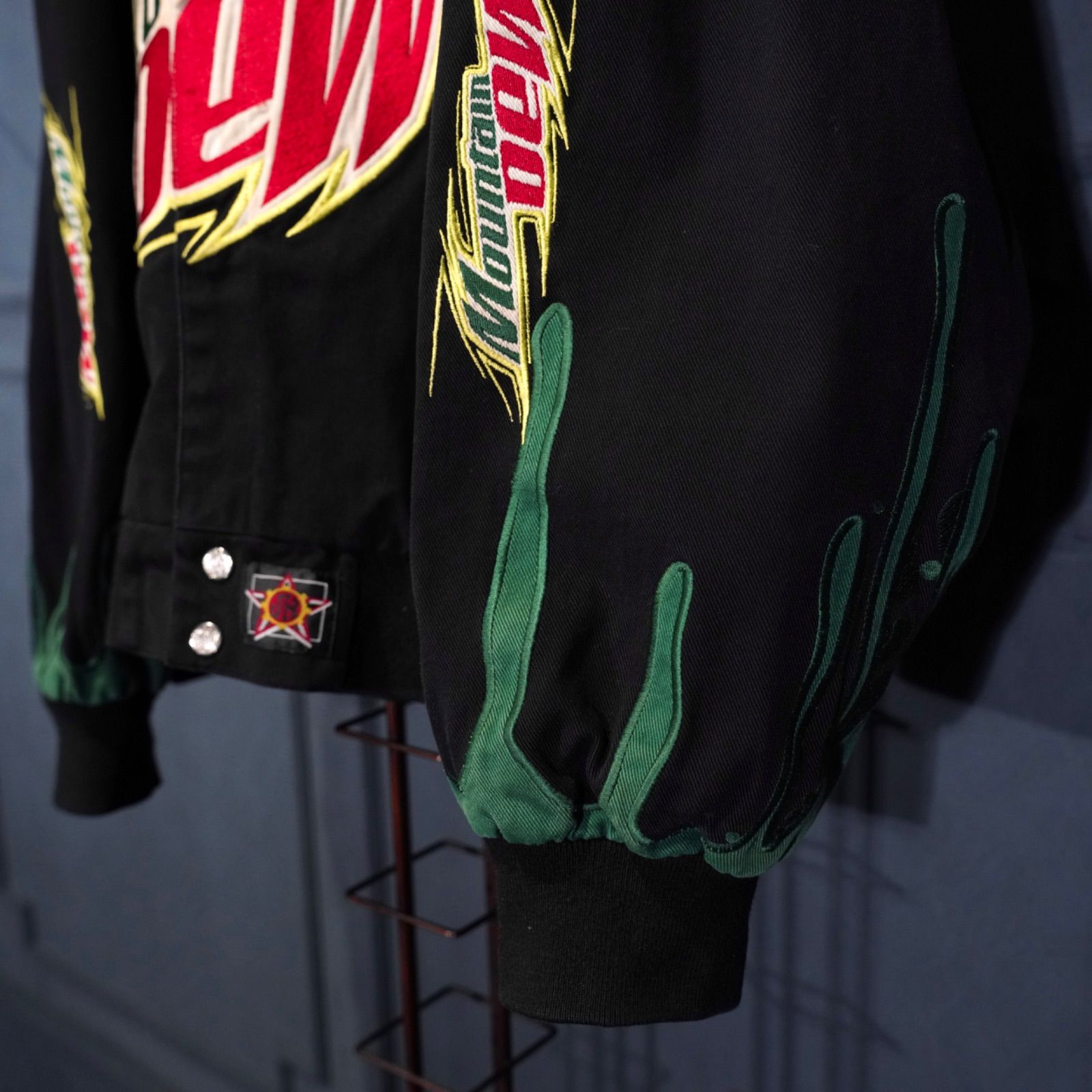 USA VINTAGE JH DESIGN JEFF HAMILTON Mountain Dew EMBROIDERY DESIGN 