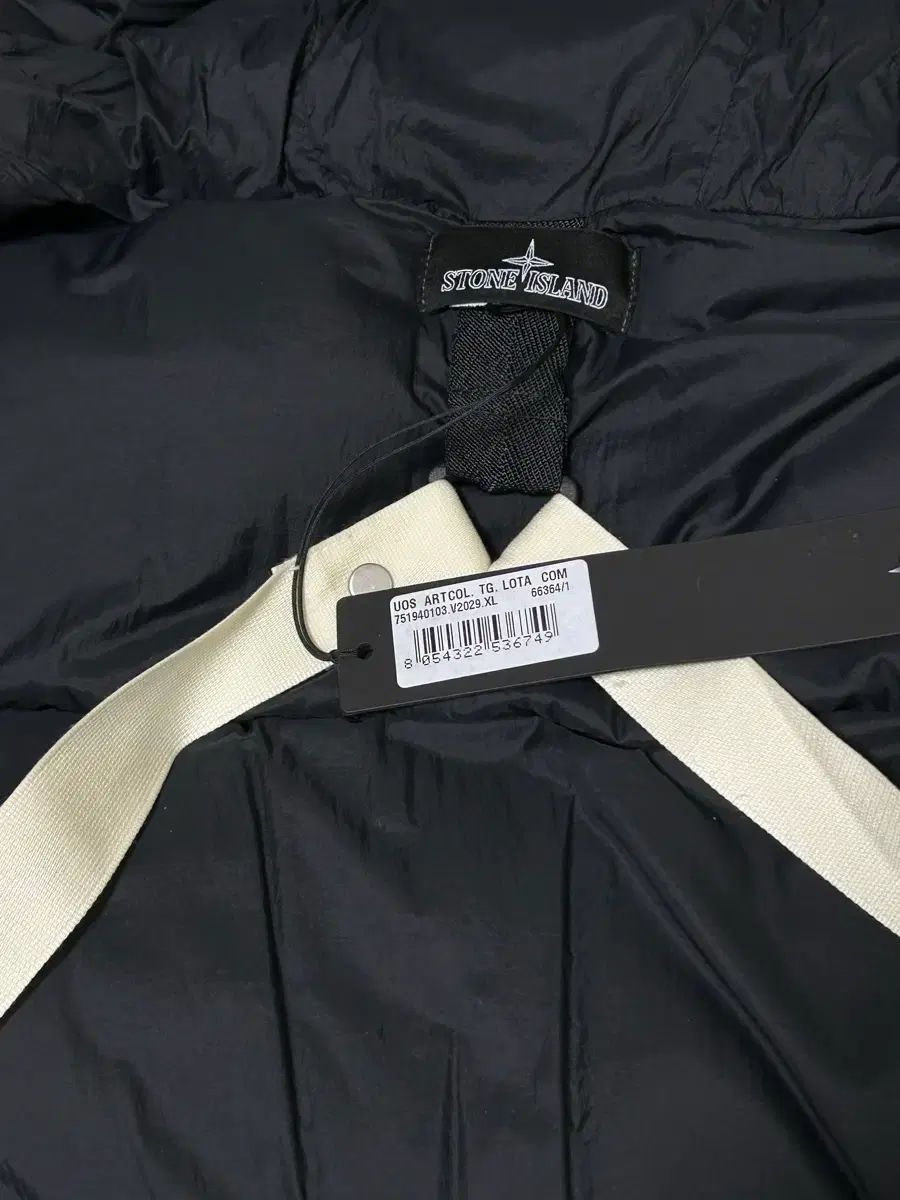 ストーンアイランド シャドウ プロジェクト ダウン ジャケット XL
