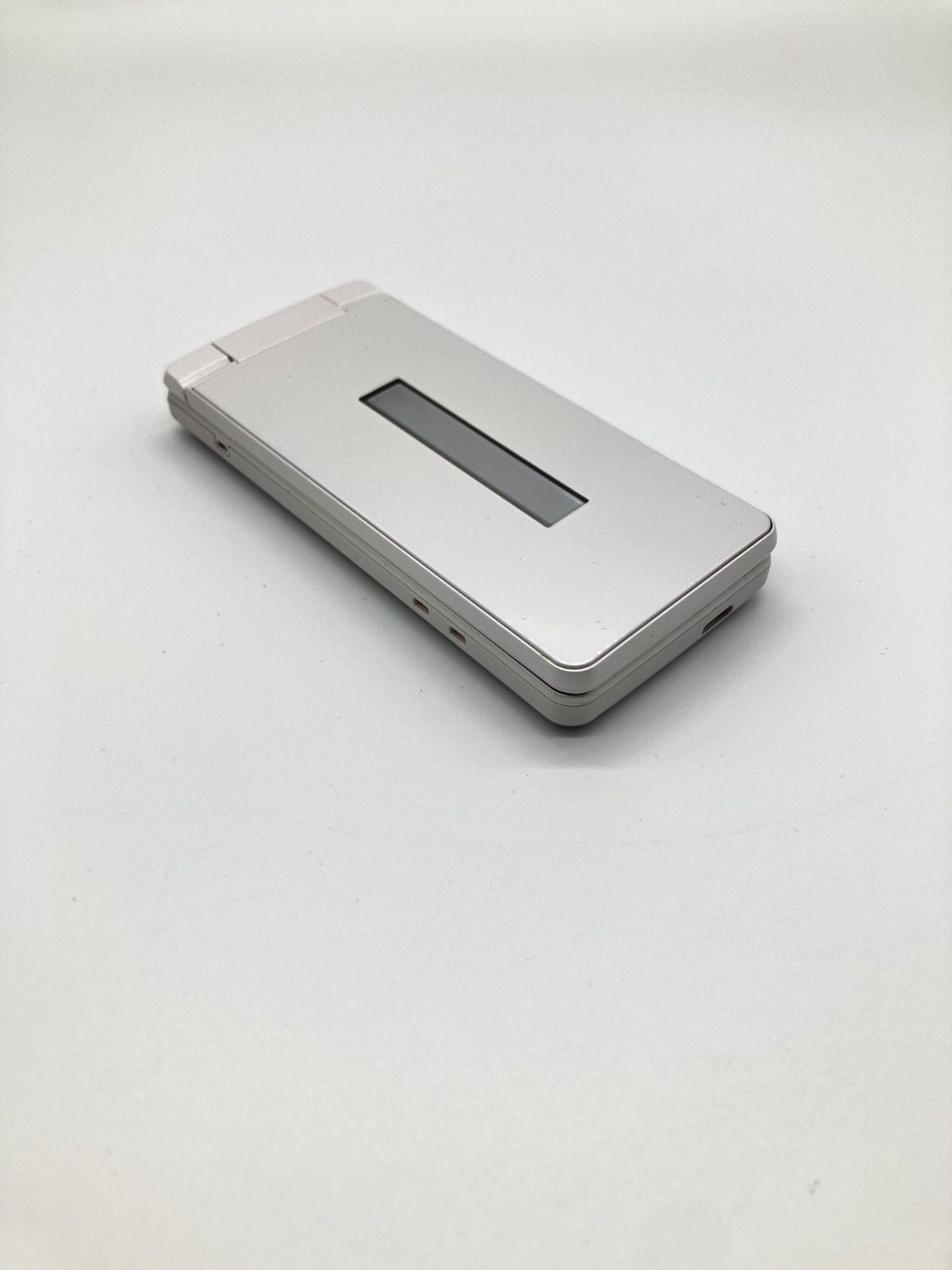 SHARP AQUOS ガラケー 折りたたみ式 ホワイト SHARP AQUOS ガラケー 折りたたみ式 ホワイト