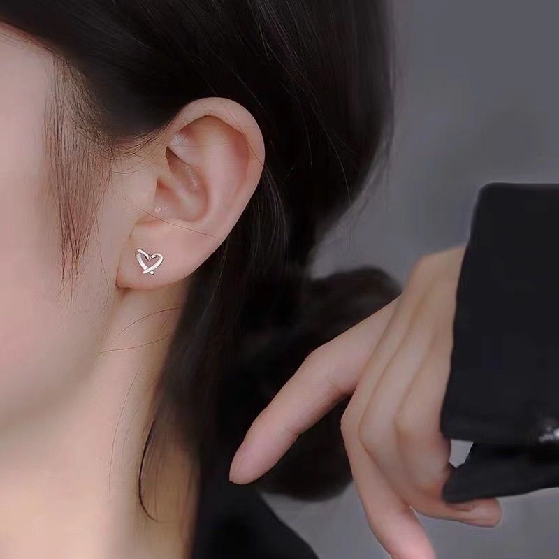 ミニ ハート ピアス シルバー【両耳セット】 - メルカリ