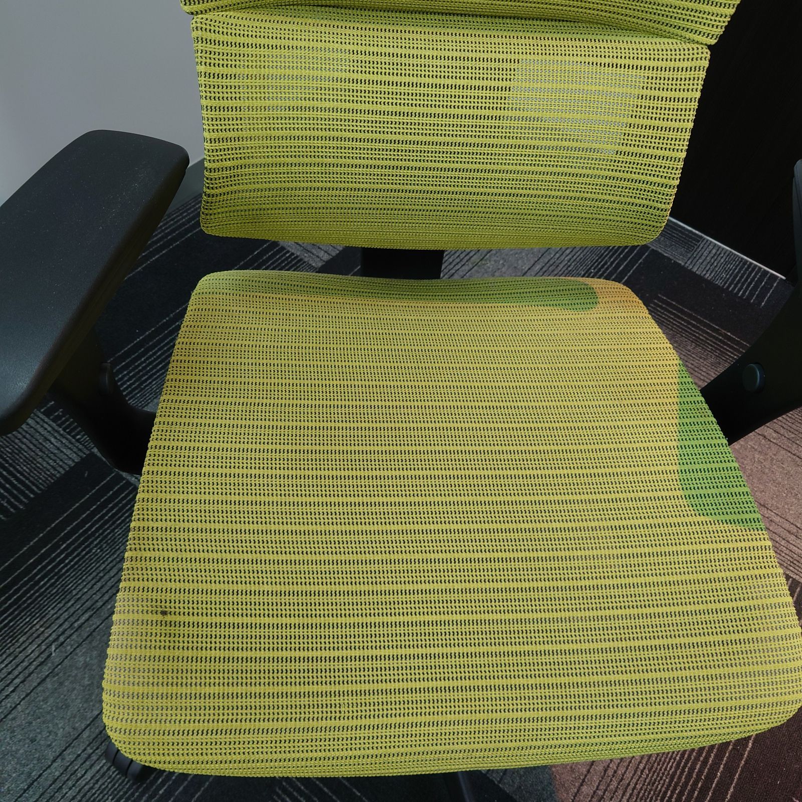  !! エルゴヒューマン スマート アームレスト付 GG1 背もたれ低め オフィスチェア ワークチェア 椅子 チェア