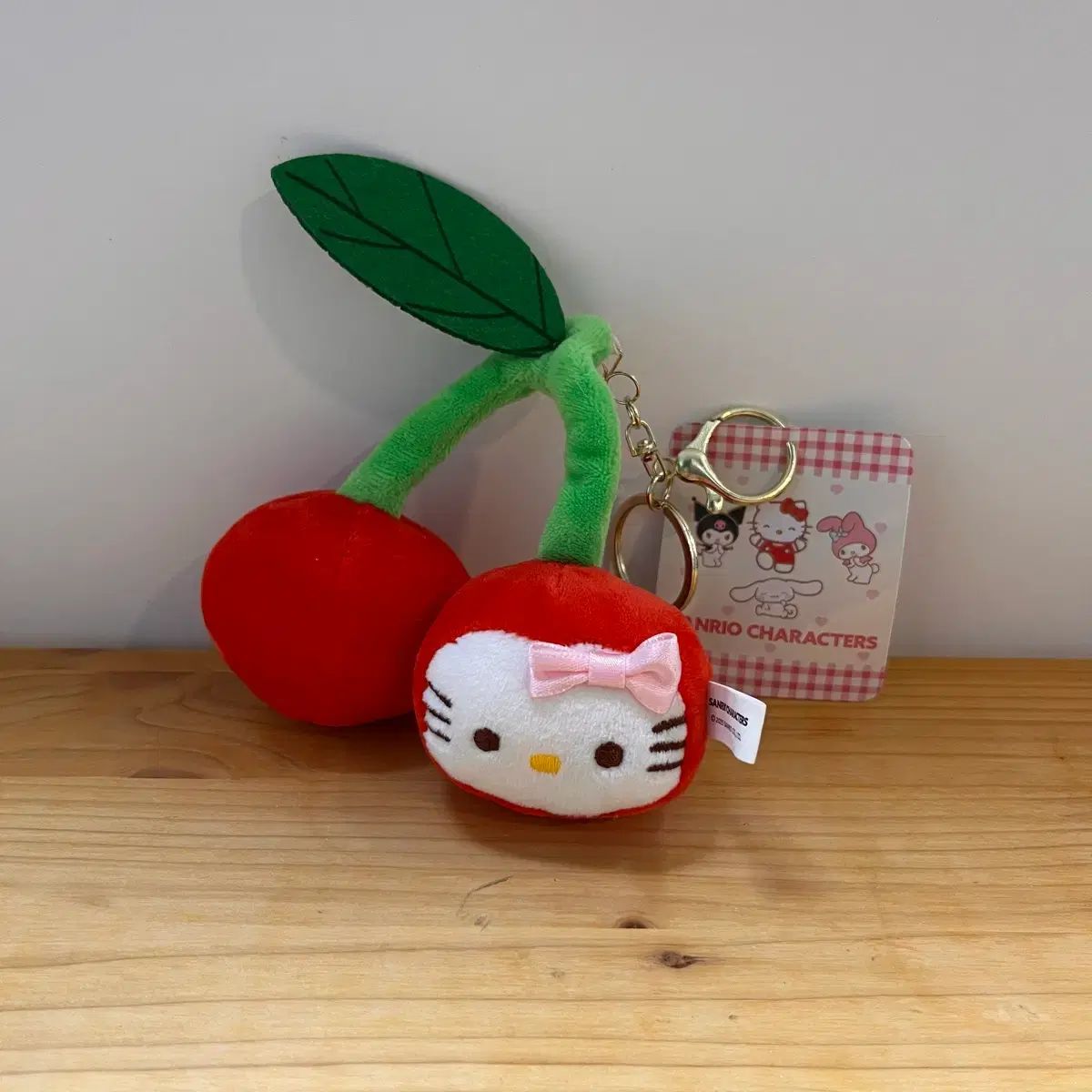 ハローキティ さくらんぼ ぬいぐるみ キーホルダー - メルカリ