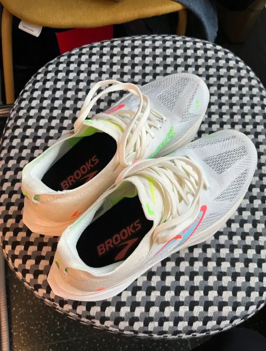 ブルックス ハイペリオン マックス3 265 mm ランニングシューズ