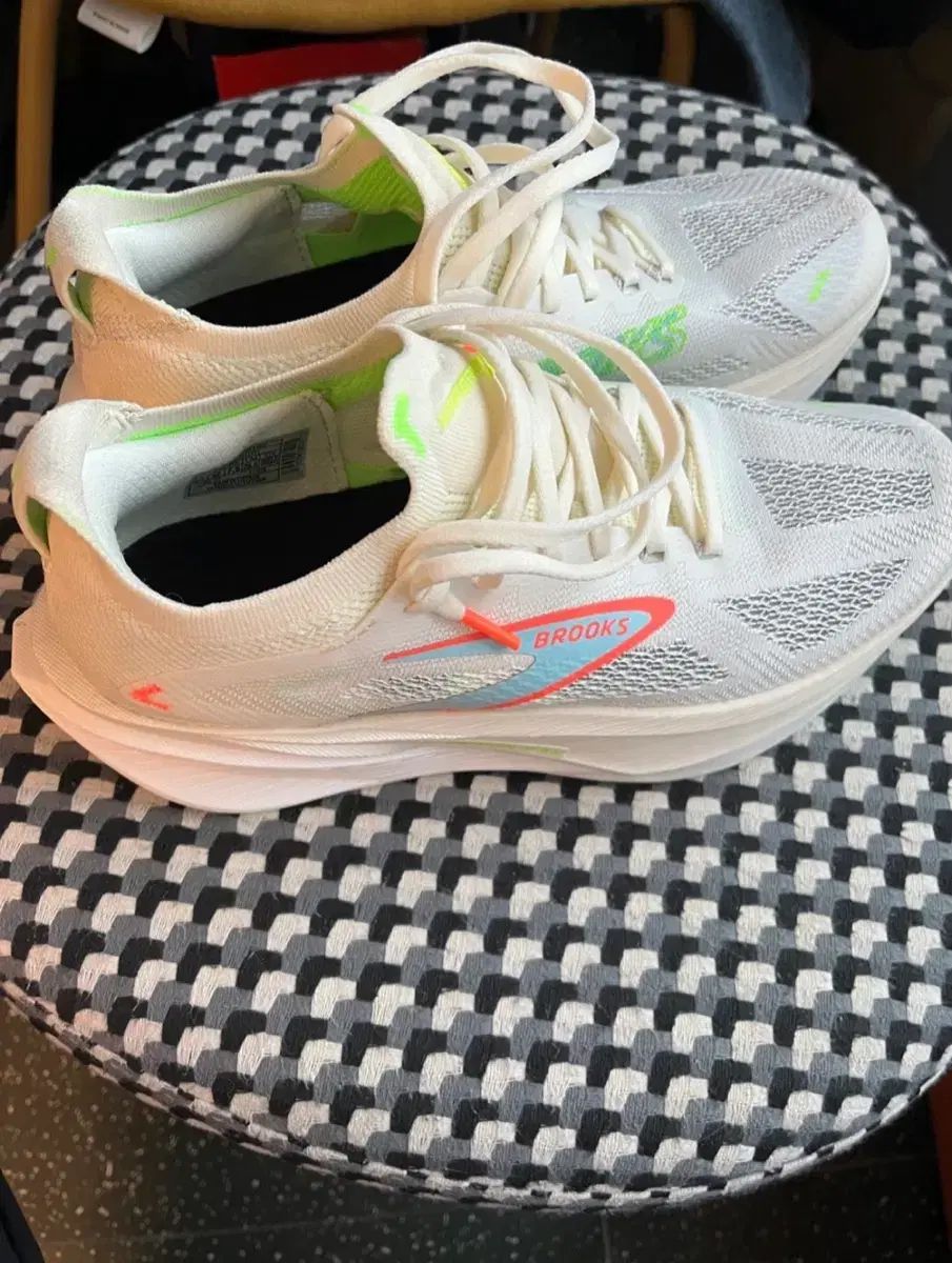  ブルックス ハイペリオン マックス3 265 mm ランニングシューズ 登山靴 トレッキングシューズ アウトドアシューズ