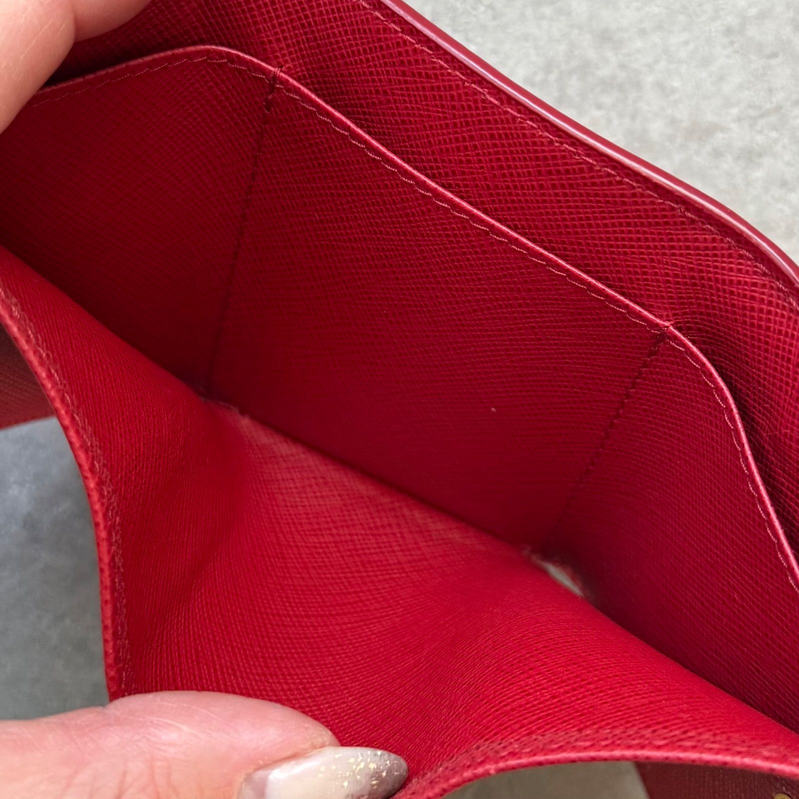 【極美品】プラダ 三つ折り財布 サフィアーノ メタルロゴ 小銭入れ付／赤A 楽天市場】プラダ 3つ折り財布 PRADA サフィアーノ メタル 1MH021 QWA