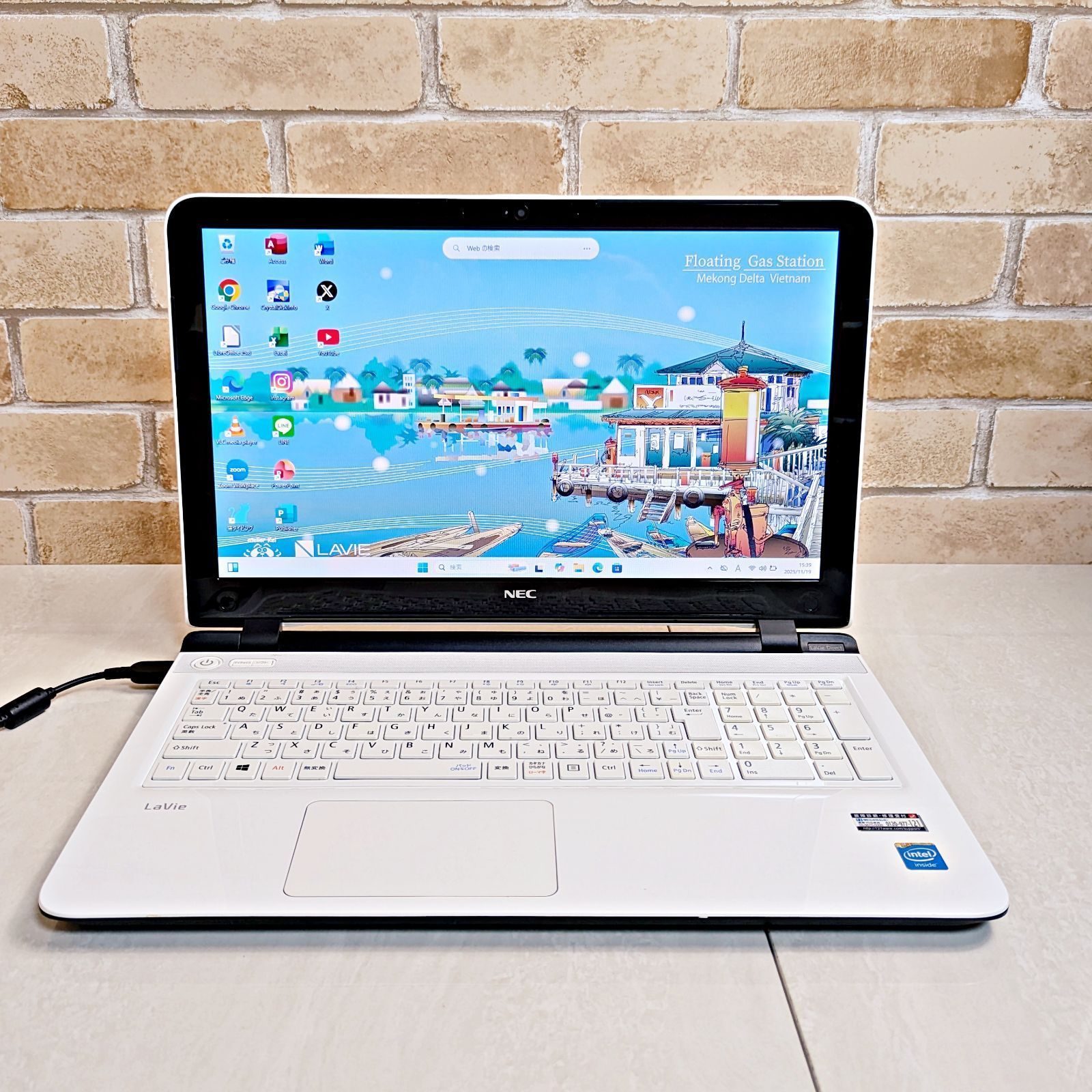 オフィス付き/新品SSD/メモリ8GB☆初心者OK！Office2021 すぐ使える