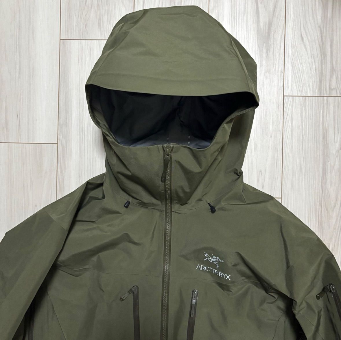 アークテリクス アルファSV メンズL カーキ tatsu ゴアテックス ALPHA