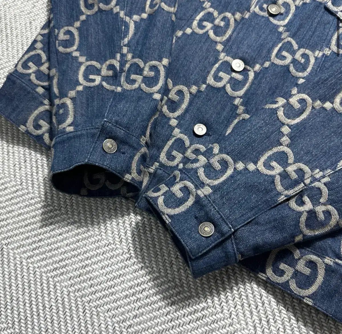 新品 グッチ GGロゴ デニムジャケット 46サイズ 95-100サイズ デニム