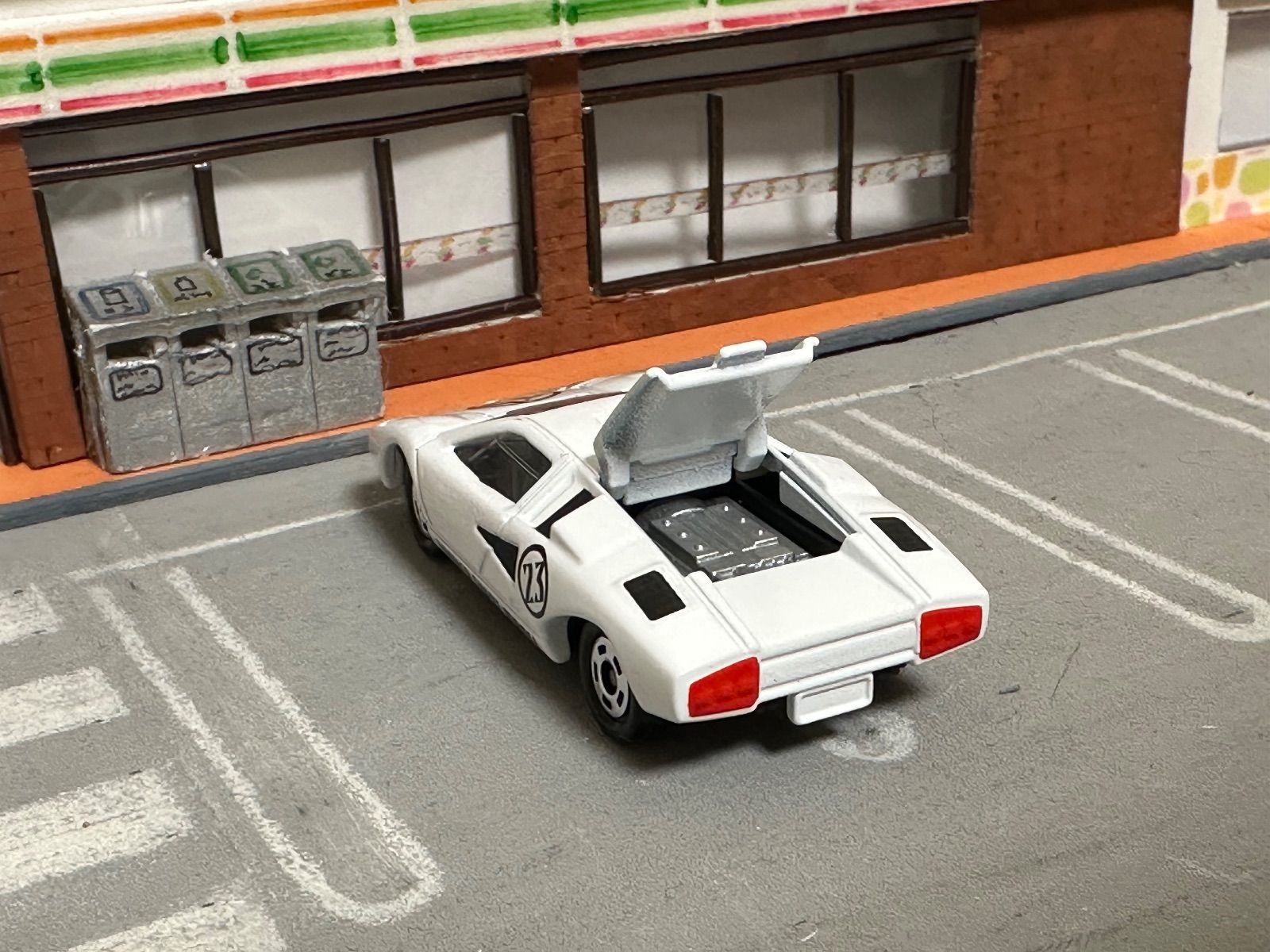 トミカ トミニカランボルギーニカウンタック LP400 貴重品 白シート トミカ トミニカ ランボルギーニ カウンタック LP400 貴重品 白シート