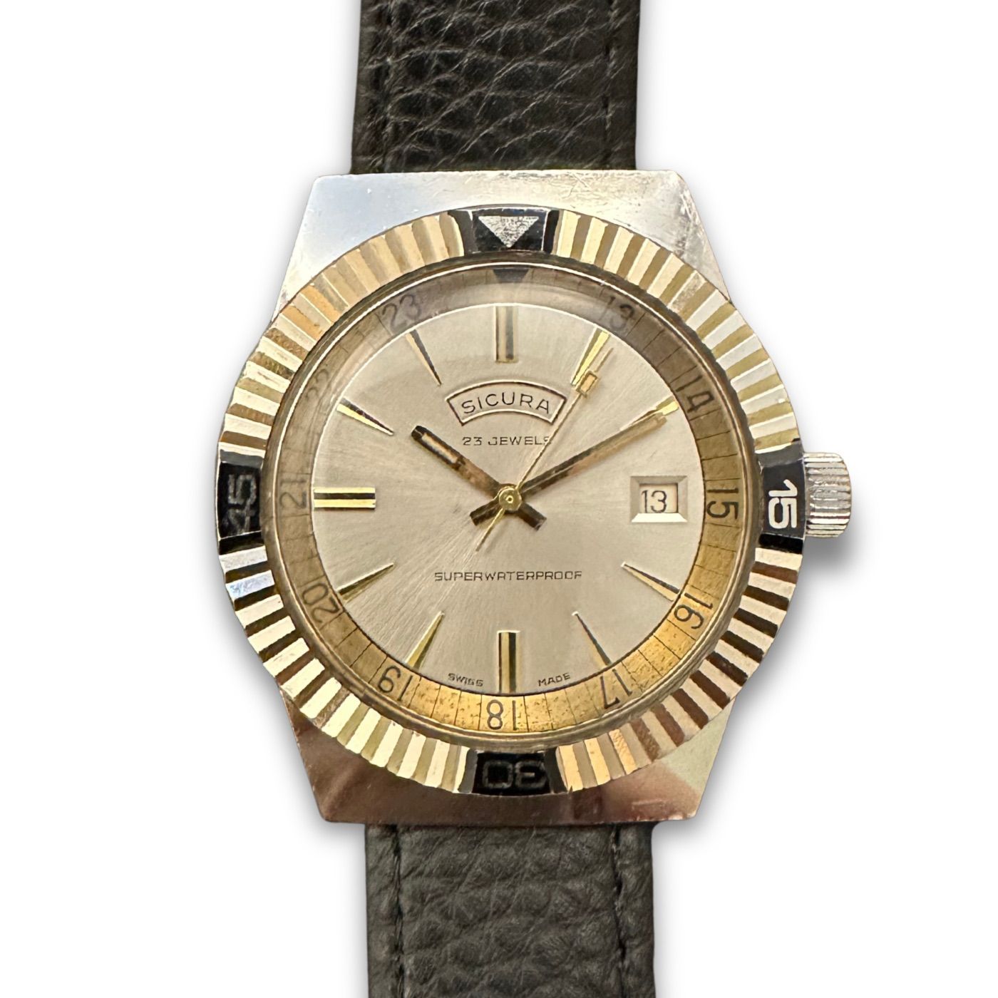 SICURA vintage divers シクラ ヴィンテージウォッチ ダイバーズ 手 