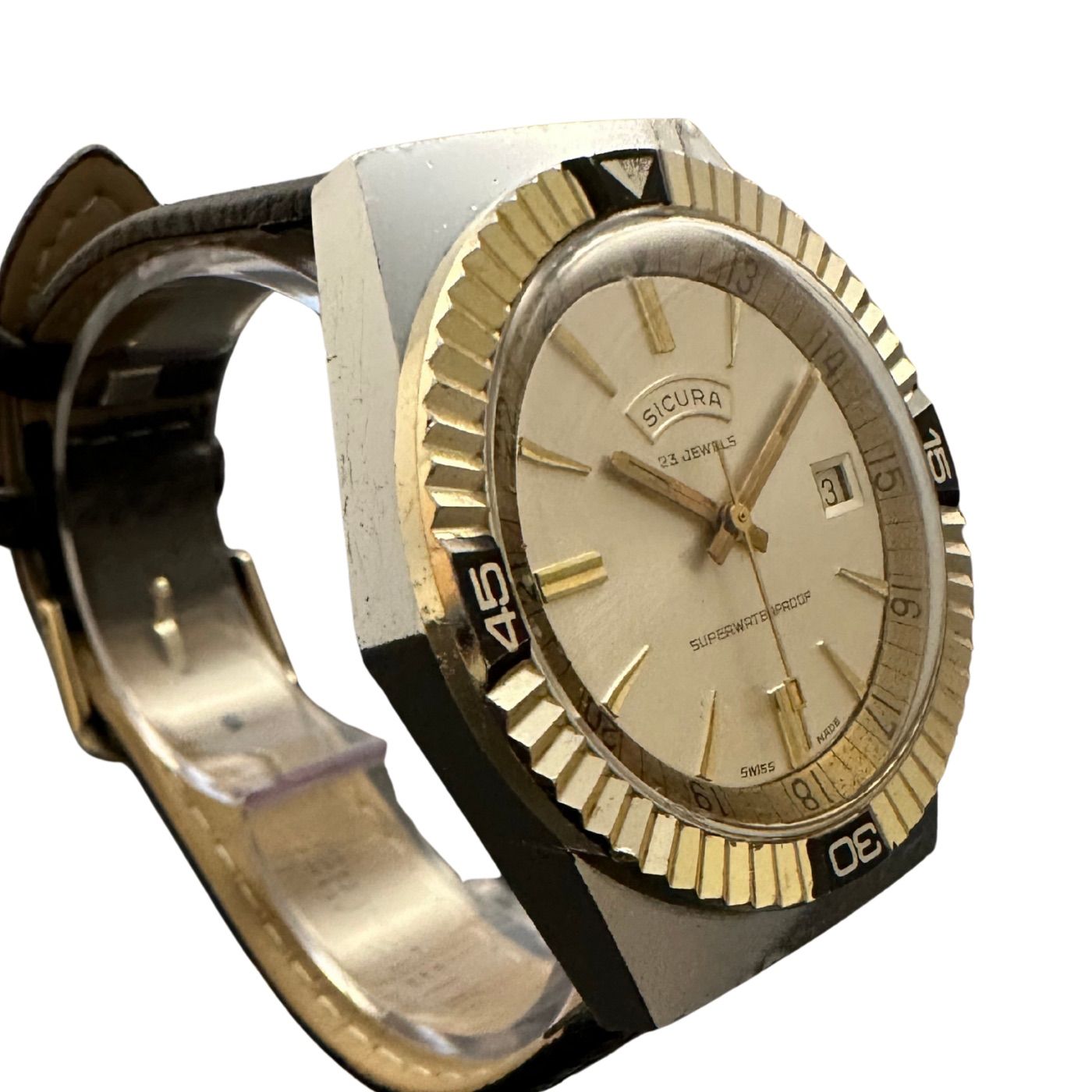SICURA vintage divers シクラ ヴィンテージウォッチ ダイバーズ 手 