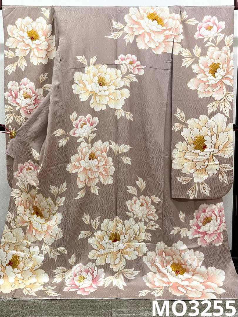 くすみカラー 大輪牡丹 振袖 金駒 金彩 紋意匠 正絹 撥水加工済 MO 3255