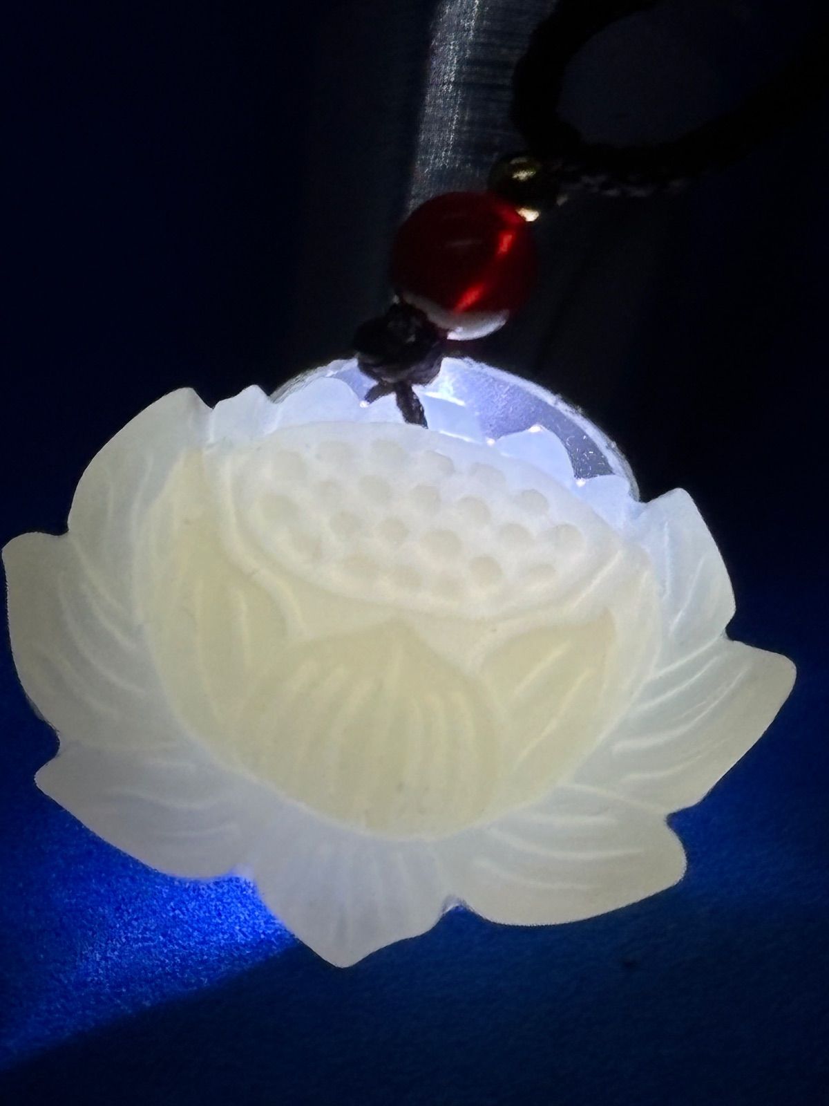 清代 和田玉 彫刻　蓮花童子 恵比寿　ペンダント 和田玉 蓮花精雕ペンダント 23×34×13mm 12.8g 5780 - メルカリ