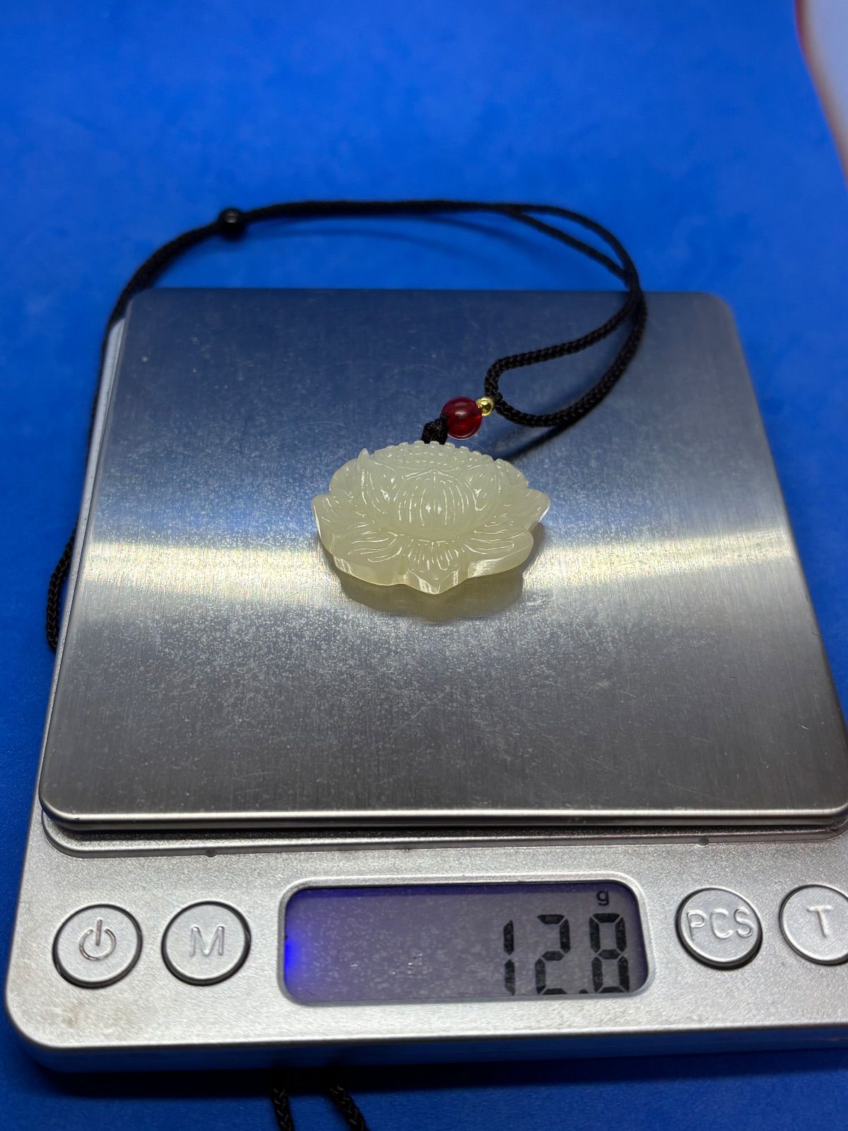 清代 和田玉 彫刻　蓮花童子 恵比寿　ペンダント 和田玉 蓮花精雕ペンダント 23×34×13mm 12.8g 5780 - メルカリ