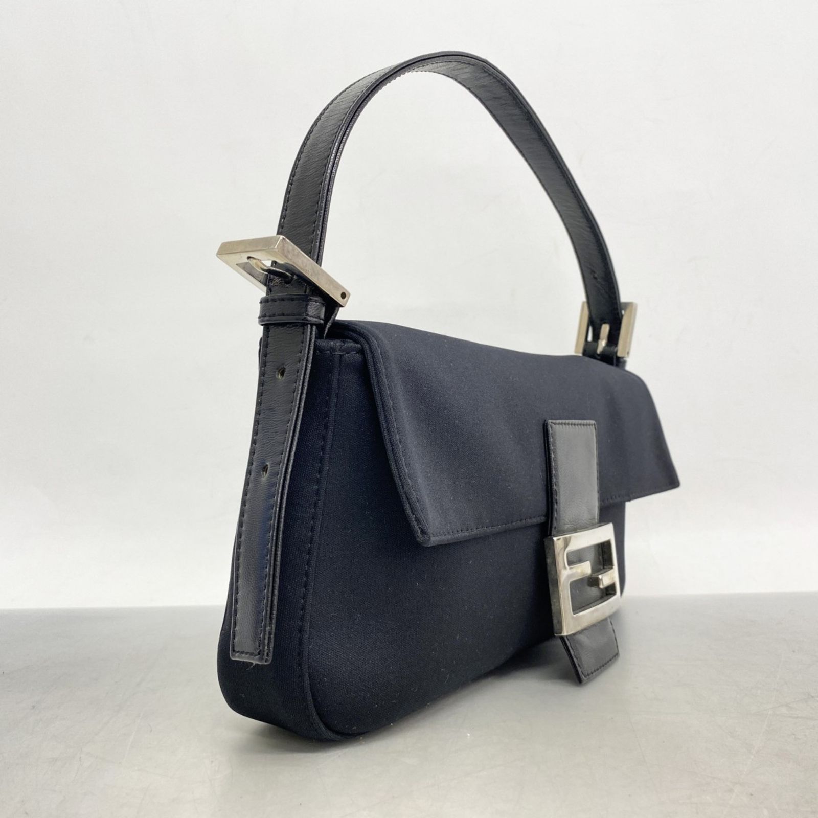 中古 フェンディ ハンドバッグ マンマバケット レディース ブラック ナイロン レザー フェンディ(Fendi) フェンディ ハンドバッグ マンマバケット ナイロン